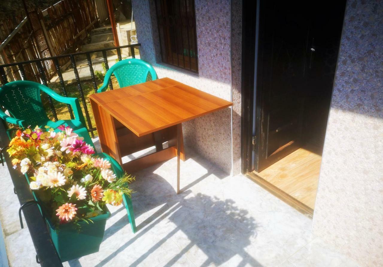 Hostel Sadu Koutaïssi Extérieur photo