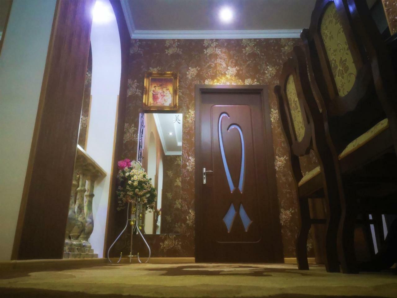Hostel Sadu Koutaïssi Extérieur photo